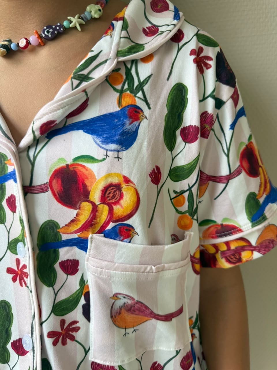 RAYAS ROSAS BOTONES PANTALON